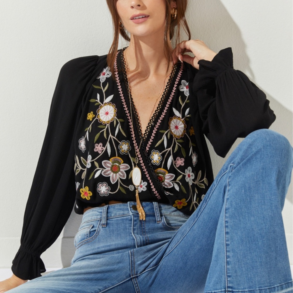 miami Black Floral Embroidered V-Neck Blouse